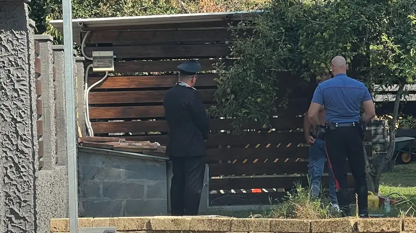 I militari dell'Arma durante l'intervento. Foto carabinieri Gorizia