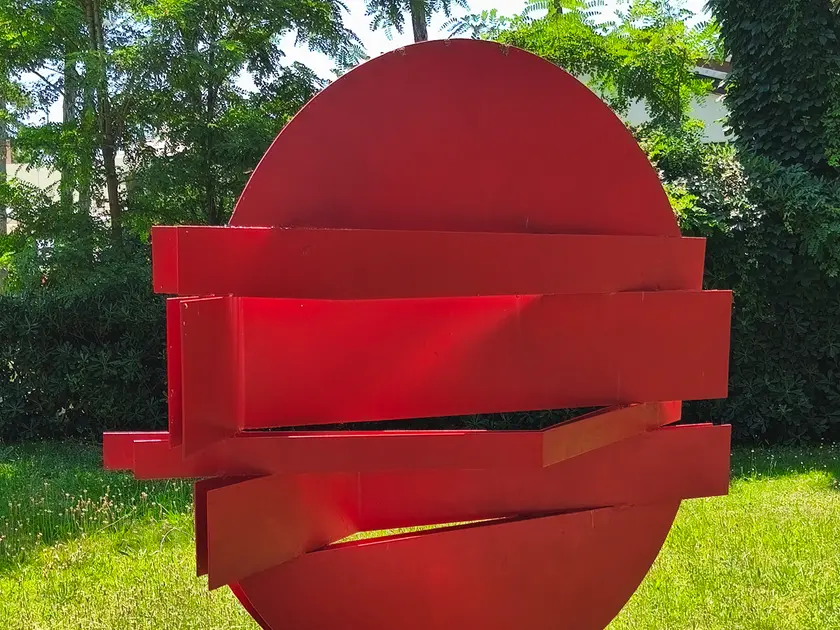 Due opere di Luciano Ceschia: Disco Rosso ed Edipo