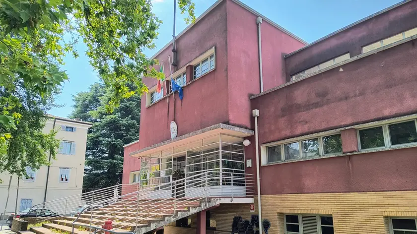 La scuola media che sarà sottoposta a una complessa opera di sistemazione