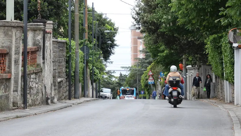 Via Besenghi, nel rione di San Vito, teatro della truffa (foto Lasorte)