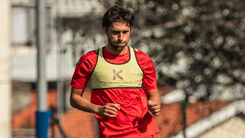 L’attaccante Lorenzo Sorrentino durante un allenamento a Muggia (foto Quarantotto)