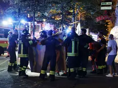 I soccorsi la sera del 17 luglio in via Battisti Foto Lasorte