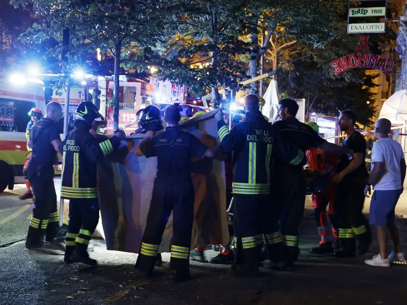 I soccorsi la sera del 17 luglio in via Battisti Foto Lasorte