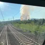 L'incendio visto dalla linea ferroviaria