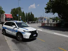 La Polizia locale sul posto lo scorso 6 agosto (foto Andrea Lasorte)