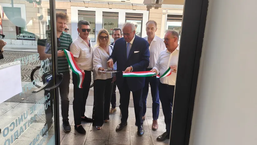 L’inaugurazione dei nuovi uffici della Gsm in corso Italia accanto al teatro Verdi
