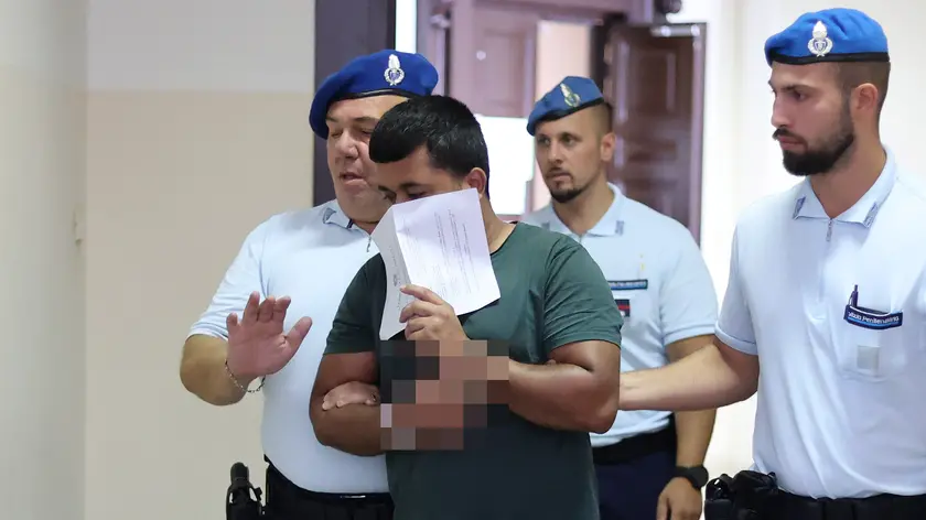 Usama scortato in tribunale il giorno della convalida (foto Andrea Lasorte)