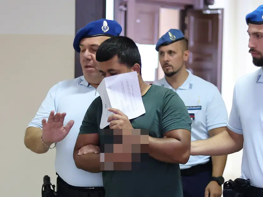 Usama scortato in tribunale il giorno della convalida (foto Andrea Lasorte)