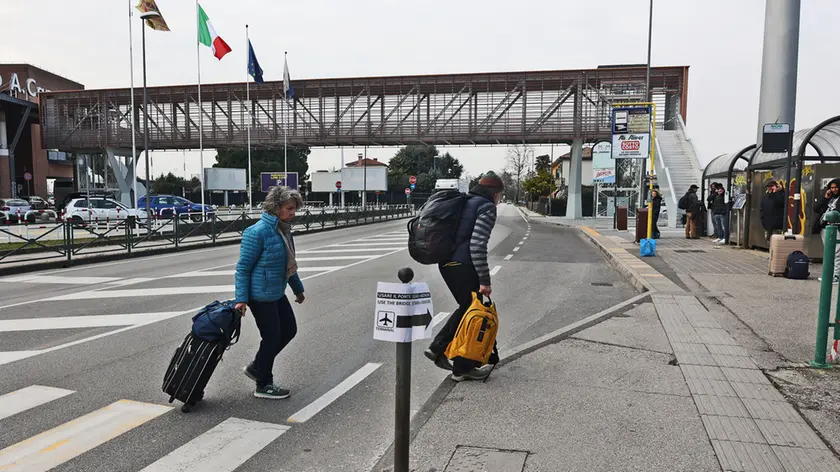 L'uomo di 22 anni era atterrato all'aeroporto di Treviso