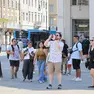 Turisti in giro per la città Foto Andrea Lasorte
