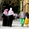 L’ingresso della scuola primaria Duca d’Aosta durante l’anno didattico (Foto Katia Bonaventura)