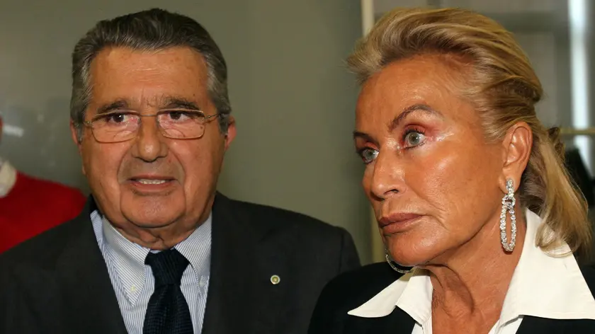 Carlo De Benedetti con la moglie Silvia Monti