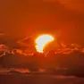 Una serata con 300 persone con gli occhi puntati verso il cielo all’Osservatorio degli astrofili di Talmassons. In tantissimi si sono ritrovati per osservare l’eclissi del 12 agosto, ammirando lo spettacolo astronomico attraverso gli strumenti e le immagini realizzate durante l’evento.