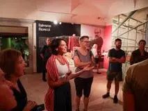 Una delle visite guidate alla mostra sugli anni '70 (Tibaldi)