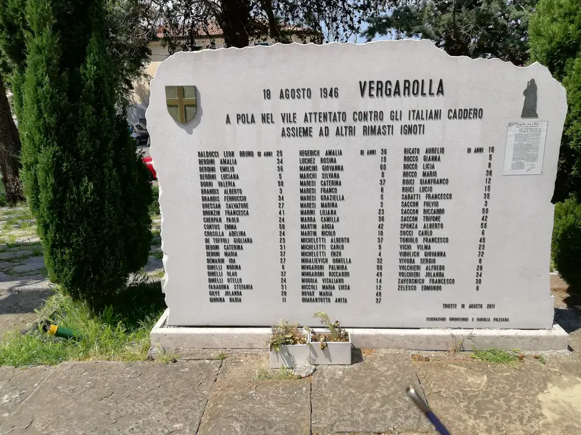 A San Giusto la stele con i nomi delle vittime di Vergarolla