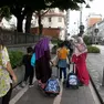 Gli alunni della Duca d'Aosta vanno a scuola accompagnati. Foto Bonaventura