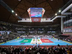 Il PalaRubini gremito durante la Supercoppa (foto Massimo Silvano)