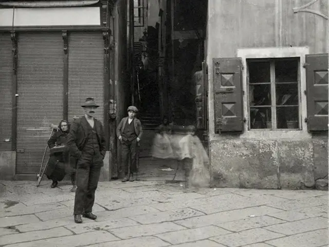 Un affittaletti in via Riborgo in uno scatto dei primi del Novecento