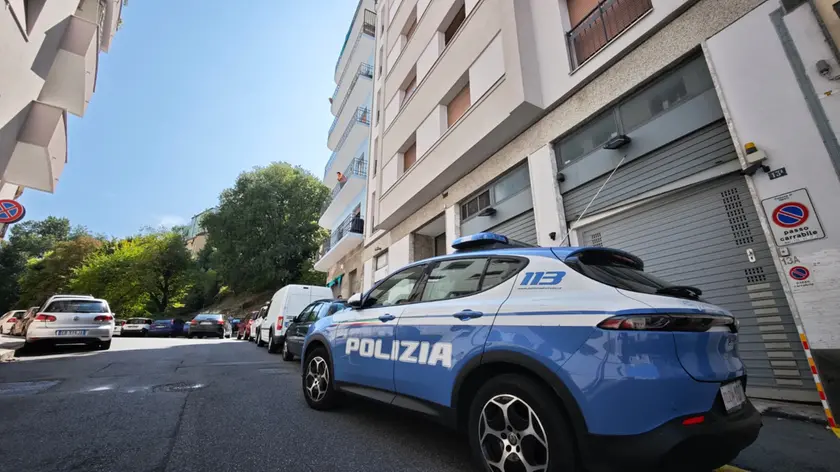 La polizia in via Rigutti (Lasorte)