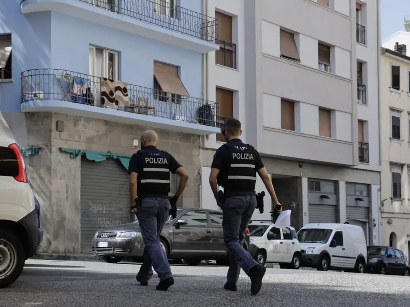 La polizia in via Rigutti