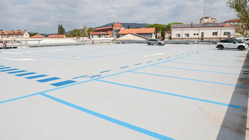 La situazione del nuovo parcheggio di via Manzoni largamente inutilizzato Foto Daniele Tibaldi