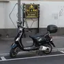 L’insegna del noleggio installata in largo Riborgo