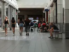 Gli interni del centro commerciale Montedoro (foto Andrea Lasorte)