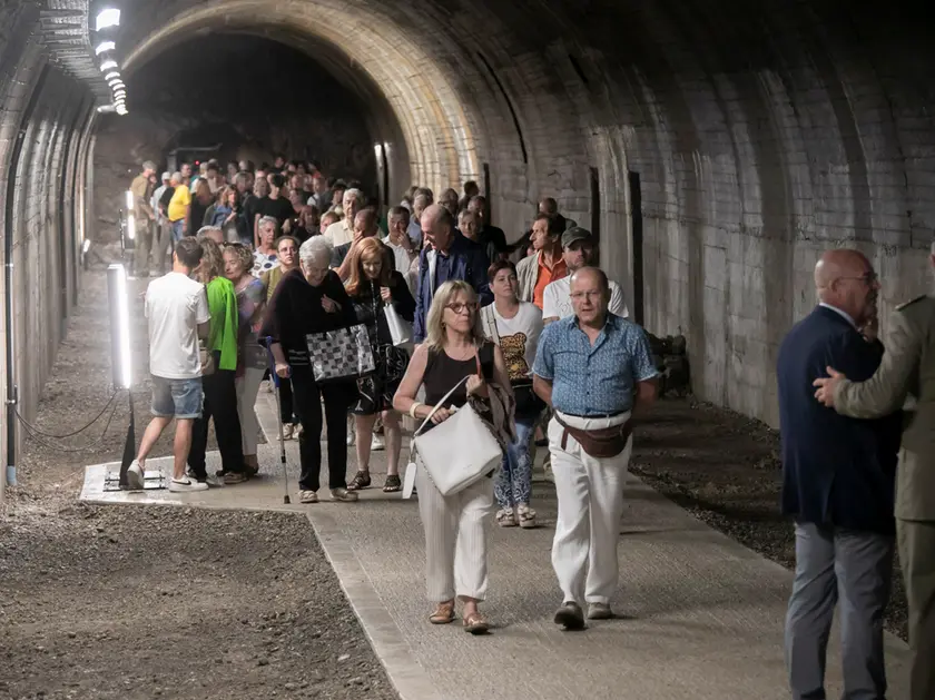 Il numeroso pubblico all’inaugurazione della Galleria e i pannelli multimediali (foto Katia Bonaventura)