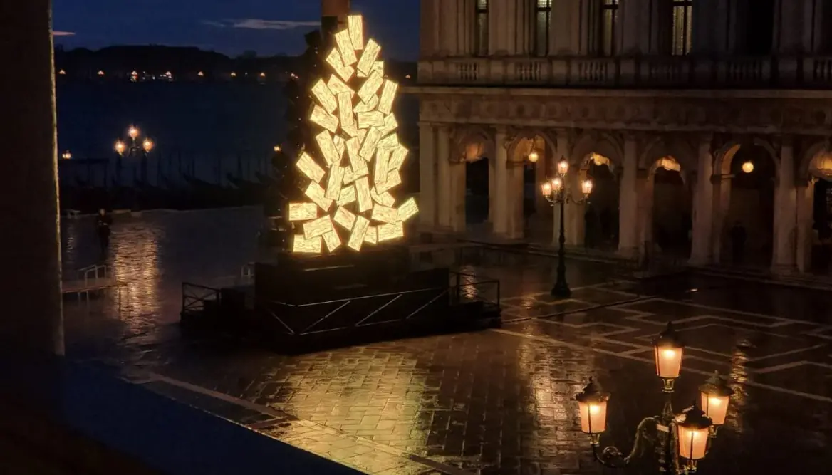 L'albero di Natale digitale in Piazza San Marco a Venezia