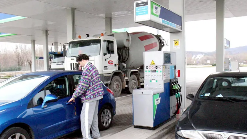 Stangata carburanti sui confini col Fvg, diesel record in Slovenia a oltre 1,90 euro