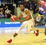 La guardia Markel Brown in azione (foto Bruni)