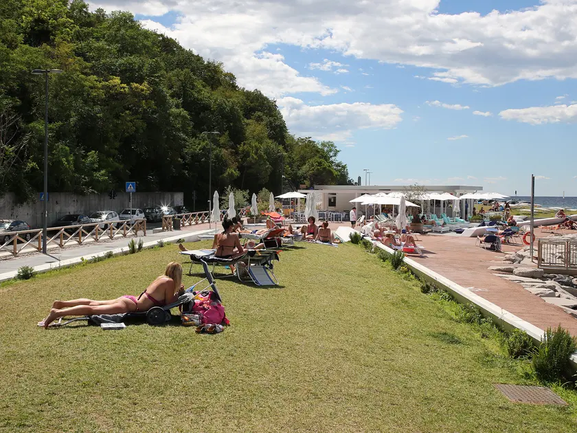 Il litorale balneare di Boa Beach dove è scattato l’allarme topi (foto Andrea Lasorte)