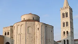 La chiesa di San Donato e il campanile di Sant’Anastasia