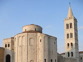 La chiesa di San Donato e il campanile di Sant’Anastasia