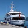 Lo yacht Lady Beatrice ormeggiato al molo Pescherie. Foto Francesco Bruni