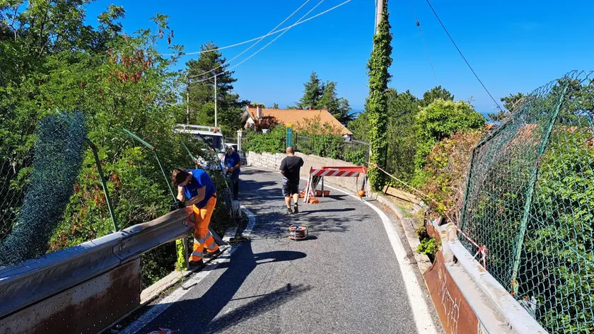 I lavori iniziati in via Bonomea (foto Andrea Lasorte)