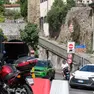 Il traffico fuori dalla galleria Nazario Sauro. Foto Massimo Silvano