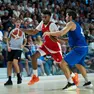 Abramo Canka, a sinistra, in azione e a destra il playmaker Colbey Ross in palleggio Ciamillo/Lasorte