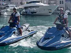 I controlli via mare degli agenti della questura di Trieste