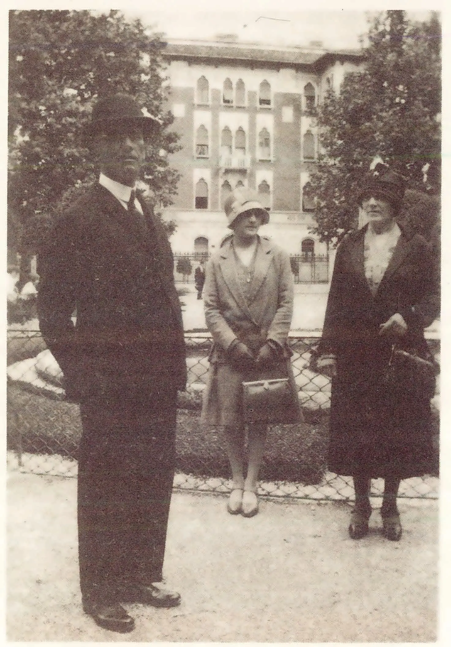 Rosina Quasimodo con i genitori a Gorizia nel 1926