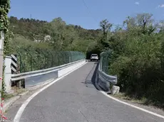 Riaperto il ponte dopo il braccio di ferro tra Comune e Rfi (Foto di Andrea Lasorte)
