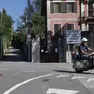I muretti rifatti a nuovo in strada del Friuli (Foto Lasorte)