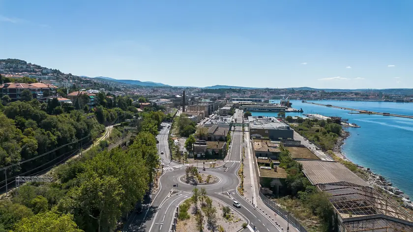 Una veduta di Porto Vecchio dalla rotonda di viale Miramare (foto Massimo Silvano)