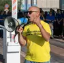 Electrolux non si spegne: lo slogan sulla maglia gialla