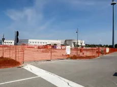 Il cantiere di fianco al centro Belforte, oggetto di intervento per la realizzazione di un nuovo contenitore commerciale. Foto Katia Bonaventura