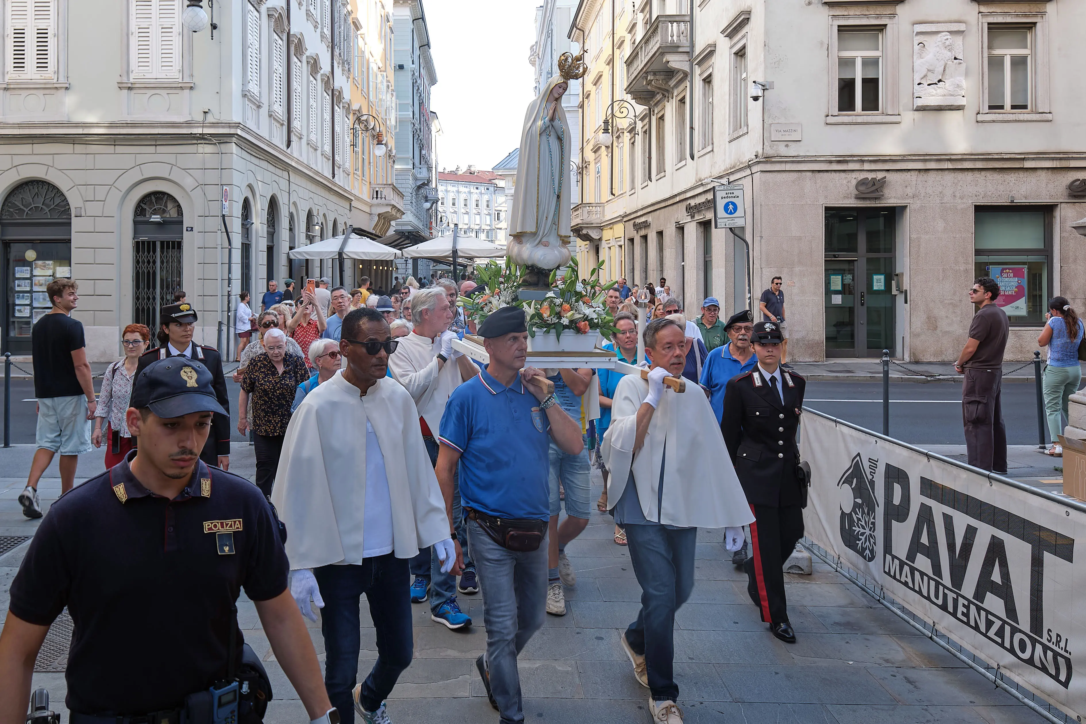 La processione della Madonna di Monte Grisa. Foto di Massimo Silvano