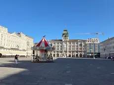 La giostra in piazza Unità