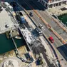 Vista aerea sulle tre corsie del ponte sulle Rive (fotoservizio Massimo Silvano)