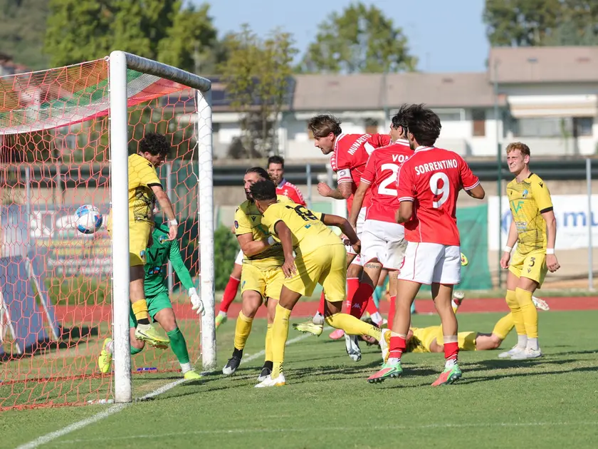 Il gol di Munaretto contro la Rocca Altavilla (Lasorte)