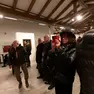 Il pubblico presente all’inaugurazione della precedente mostra, dedicata a De Chirico Bonaventura